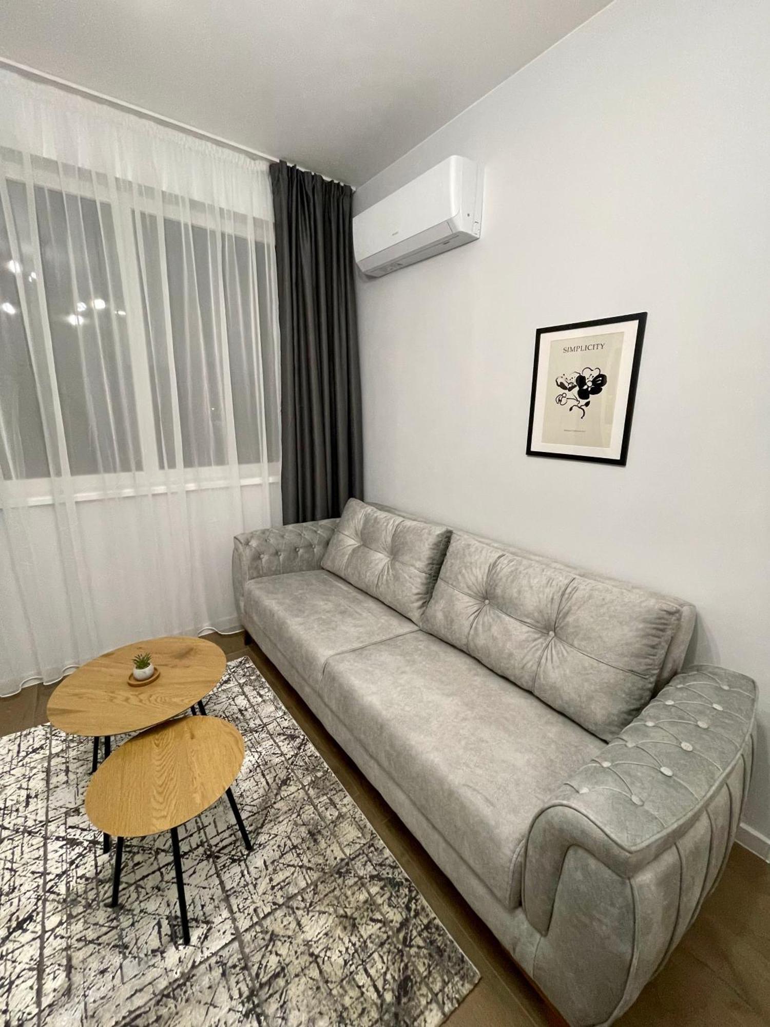 Vanquish Central Apartment Warna Exterior foto