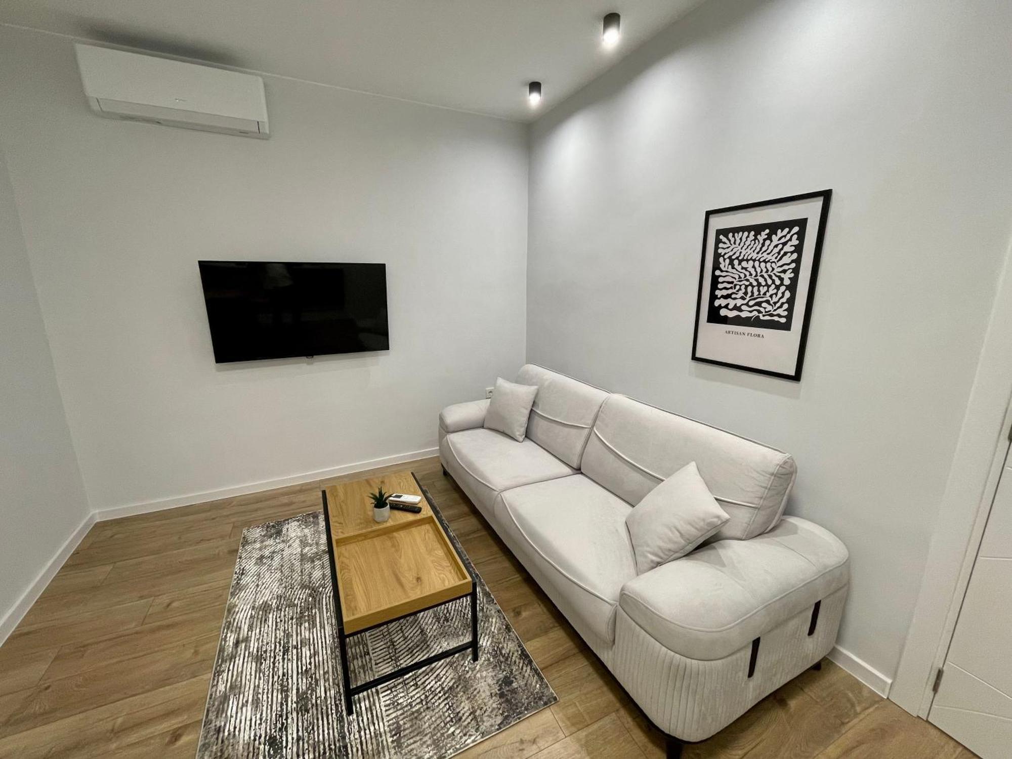 Vanquish Central Apartment Warna Exterior foto
